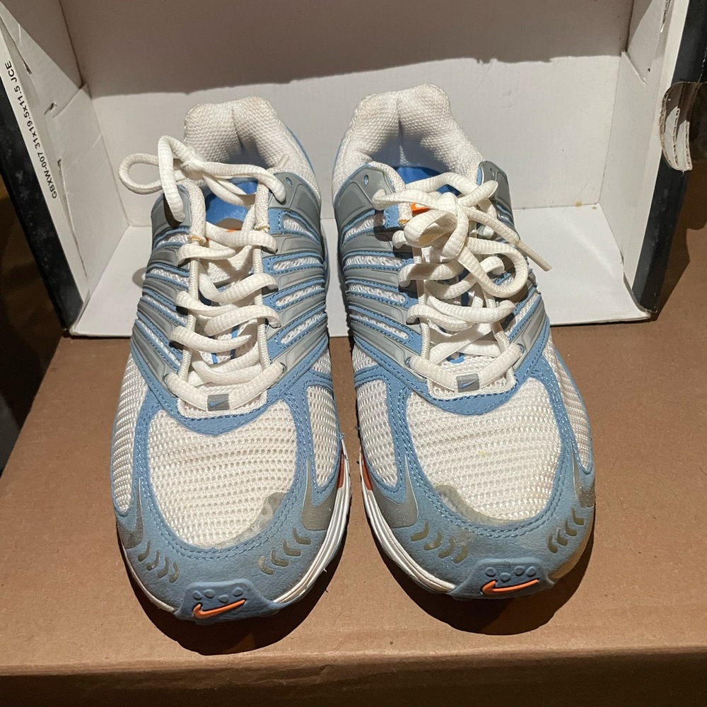 nike color white, blue, orange and gray, size 7